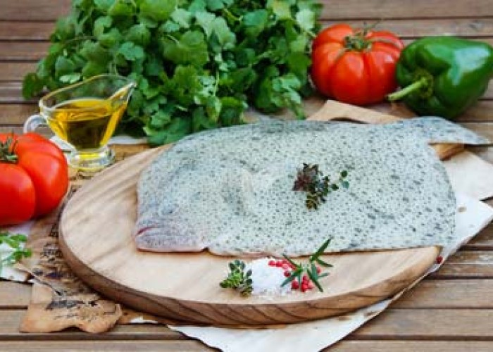 Fischfilets mit gegrillten Paprikaschoten und Tomaten