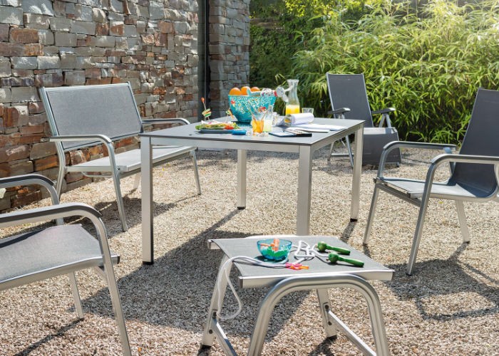 Gartentischplatten: die verschiedenen Materialien im Überblick